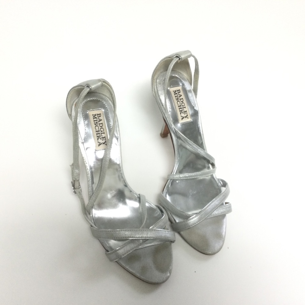 Badgley Mischka Women’s Dress Heels Size 7.5 M Silver Open Front Strap.